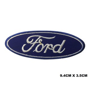 Puede incluir: Parche bordado ovalado azul con la palabra "Ford" en letras blancas. El parche mide 9,4 cm por 3,5 cm.