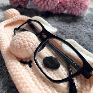 Gehäkelter Brillenhalter „Opa“ – liebevolles Geschenk für Großeltern – Brillenablage handgemacht