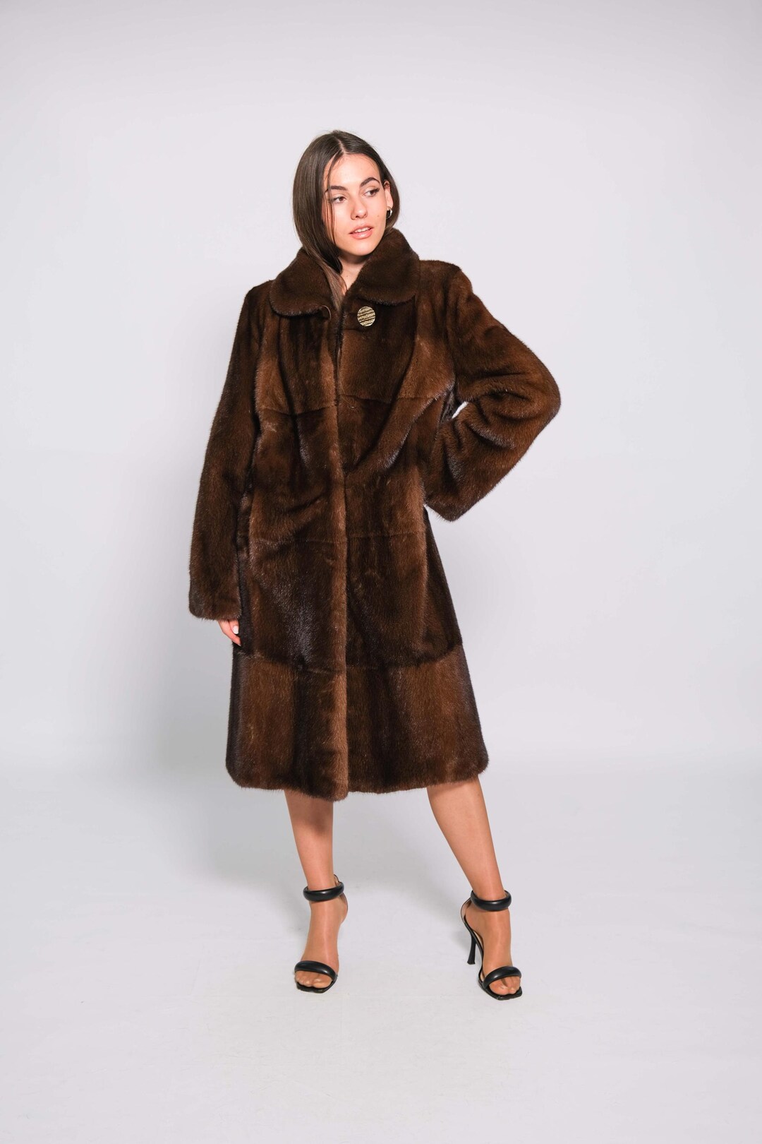 Manteau En Vison Saga Taille 46 (2XL) - Occasion En Très Bon état - Fourrure Marron Mi-longue
