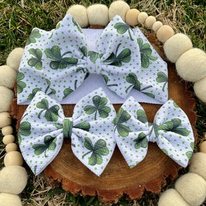 Shamrock Hair bow, St. Patrick’s Day hair bow, St. Patty’s Day bow, baby and toddler hair bow, head wrap bow, topknot bow, handmade bows