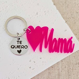 Custom Mom Keychain with Charm - Mother&#39;s Day Gift for Mom - Personalized Key Ring for Mami - Laser Engraved Keepsake - Spanish Gift for Her