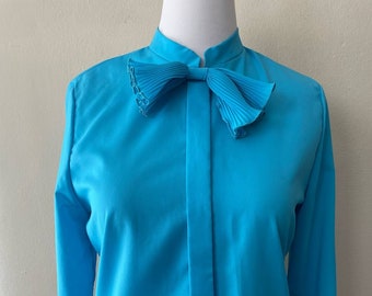 Size XL - Vintage 70s Blue Blouse Pleated Bow Collar Jo Hardin Size 16