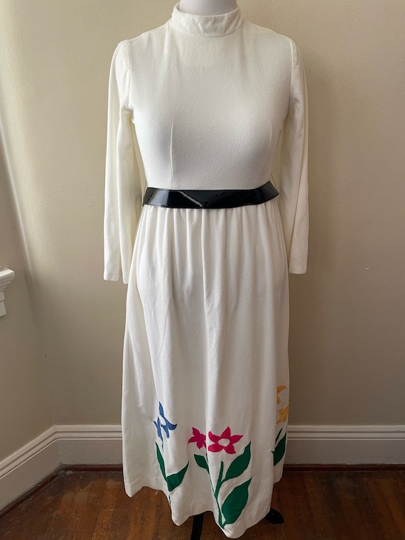 old fashioned maxi dresses Women's Vintage Western Maxi Dress Fall Casual Loose Long Sleeve V Neck Country Flowy Dress Flower Long Dress,Black,S at Amazon Women's Clothing store