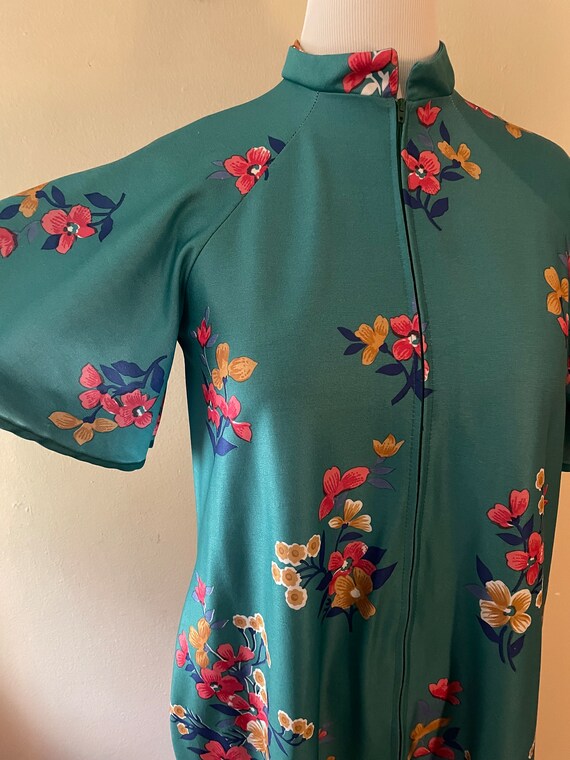 Size M - Vintage 1960s Teal Green Floral Housedre… - image 2