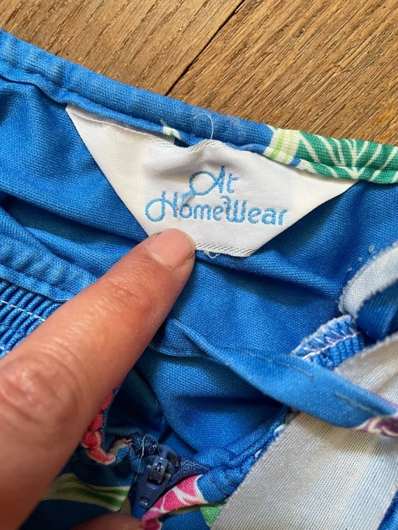 Size L - Vintage 70s Blue Floral Tropical Housedr… - image 8