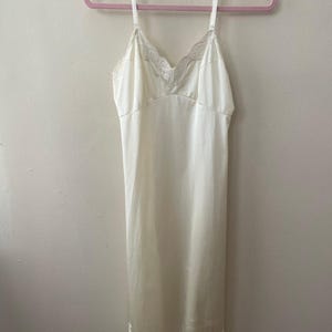 Size S - Vintage Beige Lacy Slip