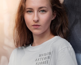 The Thirteen Shirt: Throne of Glass, SJM Merch