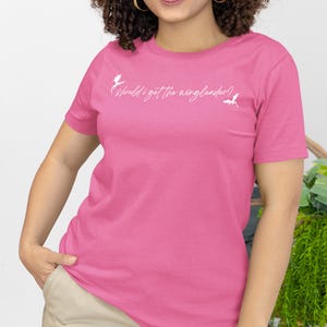 Fourth Wing Inspired Tee: 'Should I get the wingleader?' Dragon Booktok Shirt bild 4