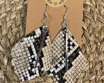 Ohrringe - Schlangenhaut mit SILBER Tropfen