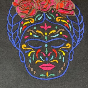 tee shirt-Freida calavera, embroidery
