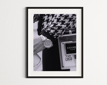 Black & White Fashion Aesthetic Wall Art | Woman With Luxury Bag Poster | Designer Retro Girl Photo | Printable Vintage Room Decor | DIGITAL