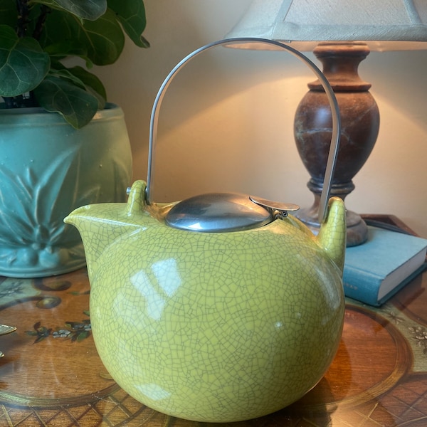 Japanese Teapot - Zero Japan - Large teapot with basket for loose leaf tea - Yellow Crackle Porcelain