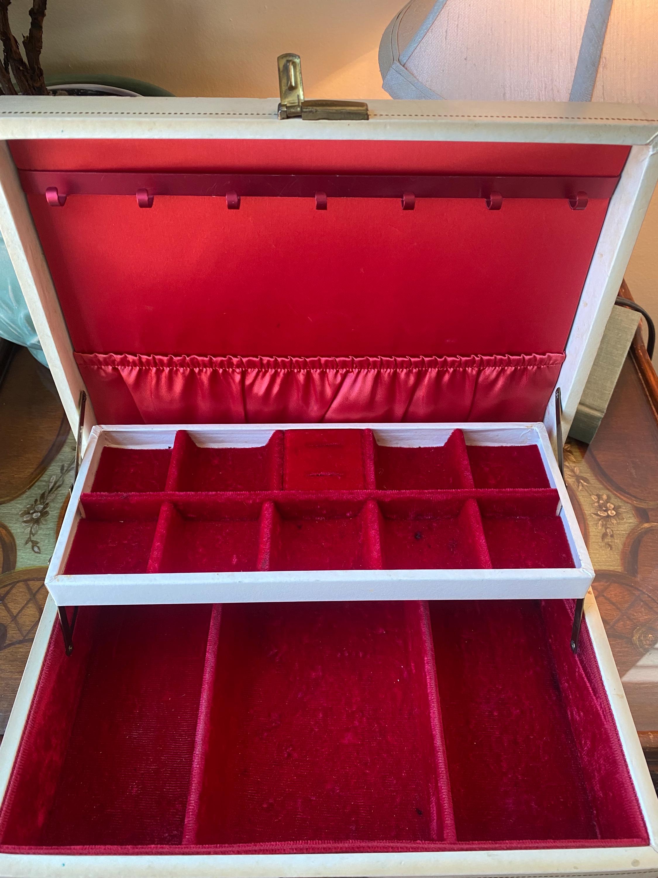 Vintage Mele Jewelry Box - Etsy