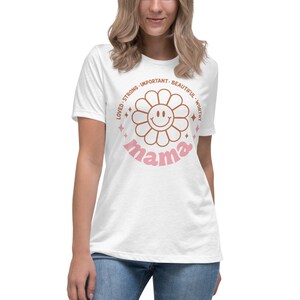 Camiseta relajada de Loved Mama para mujer / Mejor camisa de mamá / Camisa de mamá / Estampado retro / Regalo para mamá / Camisa de mamá / Vida de mamá / Camiseta de mamá / Regalo de mamá