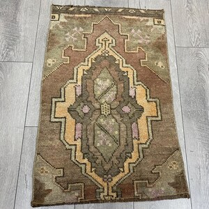 Kleiner Teppich, Oushak Wollteppich, Vintage Fußteppich, türkischer Teppich, Boho-Teppich, Bio-Teppich, antiker Teppich, 40x70 cm