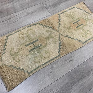 Antique rug, Turkish rug, Boho rug, Vintage bath mat, Entryway rug, Small rug, Doormat rug, Oushak rug, Bohemian rug, Brown rug, 1.4x3.6 ft