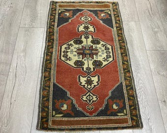 2x3 Pink rug, 2x3 Vintage rug, 2x3 Turkish rug, 2x3 Oushak rug, 2x3 Wool rug, 2x3 Doormat rug, 2x3 Entryway rug, 2x3 Small rug, 2.0x3.3 ft