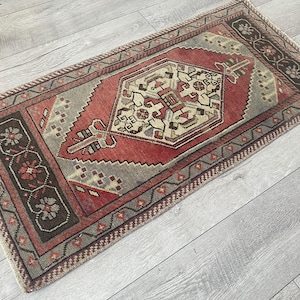 2x3 Turkish rug, 2x3 Doormat rug, 2x3 Vintage rug, 2x3 Small rug, 2x3 Mini rug, 2x3 Oushak rug, 2x3 Antique rug, 2x3 Bath rug, 1.7x3.5 ft