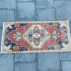 Turkish small rug, Vintage rug, Doormat, Kitchen rug, Oriental rug, Oushak rug, Boho rug, Wool rug, Handmade rug, Tribal rug, 1.5 x 3.1 ft,