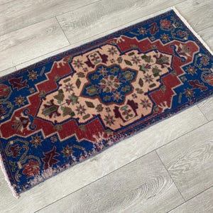 Small rug, Pink rug, Turkish rug, Vintage rug, Oushak rug, Turkey rug, Doormat, Bath rug, Wool rug, Rustic rug, Boho decor rug, 1.5x3.1 ft