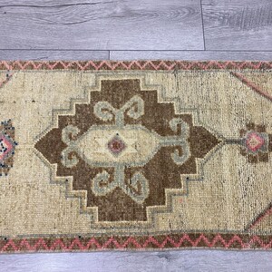 Oushak small rug, Turkish vintage rug, Organic rug, Doormat, Kitchen rug, Oriental rug, Ethnic rug, Bohemian rug, Rustic rug, 1.5 x 3.4 ft image 7