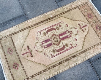 Oushak rug, Turkish rug, Vintage small rug, Neutral rug, Brown rug, Doormat rug, Bath rug, Bohemian rug, Handmade rug, Wool rug, 1.7x3.0 ft