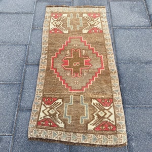 Vintage rug small, Turkish rug, Boho rug, Brown rug, Oushak rug, Antique rug, Organic wool rug, Rustic rug, Bath rug, Doormat, 1.6x3.2 ft