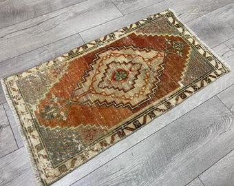 Antique rug, Turkish rug, Neutral rug, Pastel rug, Boho rug, Vintage rug, Small rug, Doormat rug, Oushak rug, Brown rug, Wool rug 1.5x2.8 ft