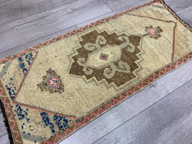 Oushak small rug, Turkish vintage rug, Organic rug, Doormat, Kitchen rug, Oriental rug, Ethnic rug, Bohemian rug, Rustic rug, 1.5 x 3.4 ft image 2