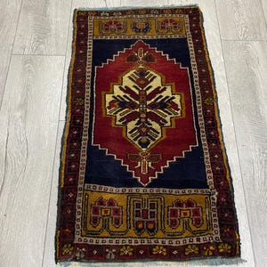 2x3 Doormat rug, 2x3 Turkish rug, 2x3 Vintage rug, 2x3 Small rug, 2x3 Mini rug, 2x3 Oushak rug, 2x3 Wool rug, 2x3 Red rug, 1.7x3.0 ft