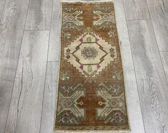 Kleiner brauner Oushak Wollteppich, türkische Vintage Fußmatte (40x90 cm)