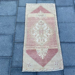 Vintage small rug, Oushak rug, Turkish rug, Wool rug, Boho rug, Handmade rug, Faded rug, 1.5 x 3.2 ft, Door mat rug, Ethnic rug, Kitchen rug