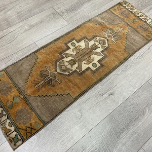 Faded rug, Turkish rug, Small oushak rug, Vintage rug, Antique rug, Doormat rug, Bohemian rug, Organic wool rug, Handmade rug, 1.3x3.0 ft
