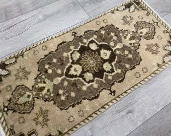 Turkish mini rug, Vintage rug, Doormat rug, Oriental rug, Entryway rug, Natural rug, Small rug, Bohemian rug, Boho rug, Bath rug, 1.4x3.0 ft