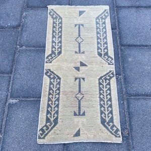 Oushak small rug, Faded rug, Neutral rug, Vintage rug, Turkish rug, Pastel rug, Mini rug,  Faded rug, Bath rug, Doormat rug, 1.3 x 2.6 ft