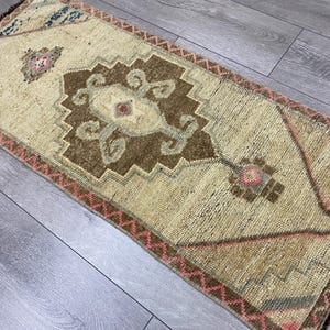 Oushak small rug, Turkish vintage rug, Organic rug, Doormat, Kitchen rug, Oriental rug, Ethnic rug, Bohemian rug, Rustic rug, 1.5 x 3.4 ft image 8