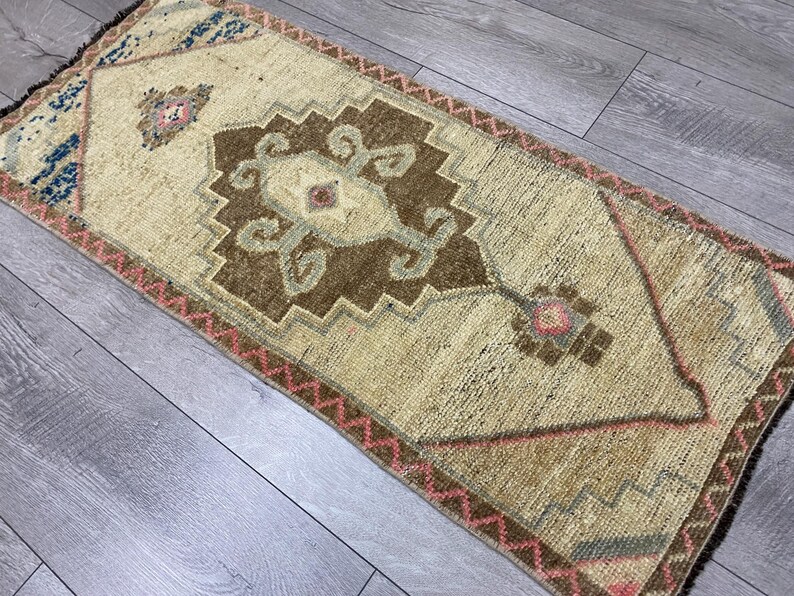 Oushak small rug, Turkish vintage rug, Organic rug, Doormat, Kitchen rug, Oriental rug, Ethnic rug, Bohemian rug, Rustic rug, 1.5 x 3.4 ft image 8