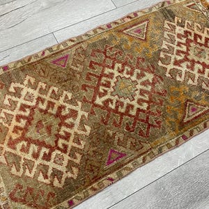 Vintage rug, Small rug, Turkish rug, Antique rug, Bohemian rug, Doormat rug, Bath rug, Organic wool rug, Faded rug, Oushak rug, 1.5x3.0 ft