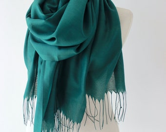 Scialle grande con frange verdi - Scialle verde - Scialli verdi - Scialle con frange - Scialle verde Sciarpa - Scialle regalo - Giorno di San Patrizio