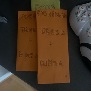 Booster Pokemon Freek & Ninja (Booster Pokemon personnalisé avec cartes Pokémon personnalisées) (hors papier photo)