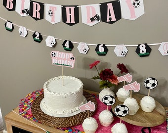 XCKALI Sfondo Fotografico Rosa Calcio – Tema Compleanno Per Ragazze – 1,8 X 1,2 M