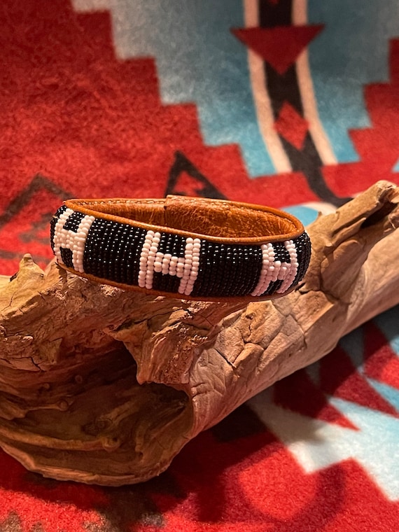 Native American Beaded Leather Bangle Bracelet - image 1