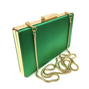 Handgefertigte Grüne Satin Geldbörse mit Abnehmbarer Vergoldeter Kette, Grüne Satin Abendtasche, Einzigartige Grüne Hochzeits-Kupplung, Grüne Nacht Handtasche