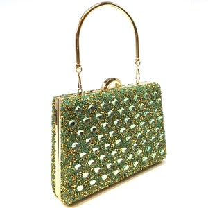 Glänzende hellgrüne Clutch-Tasche mit abnehmbarer Kette, Goldrahmen-Grünstein-Clutch, glänzende Nachttasche mit Griff oben, glitzernde grüne Abendtasche