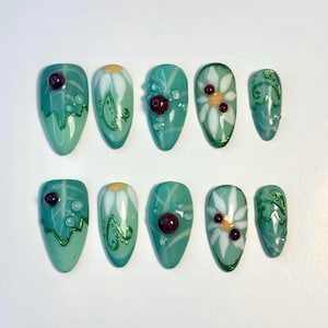Ladybug almond nail set/ handmade handpainted press on nails, 3D gel nail art, customizable, faux nails, spring nails, unique nails