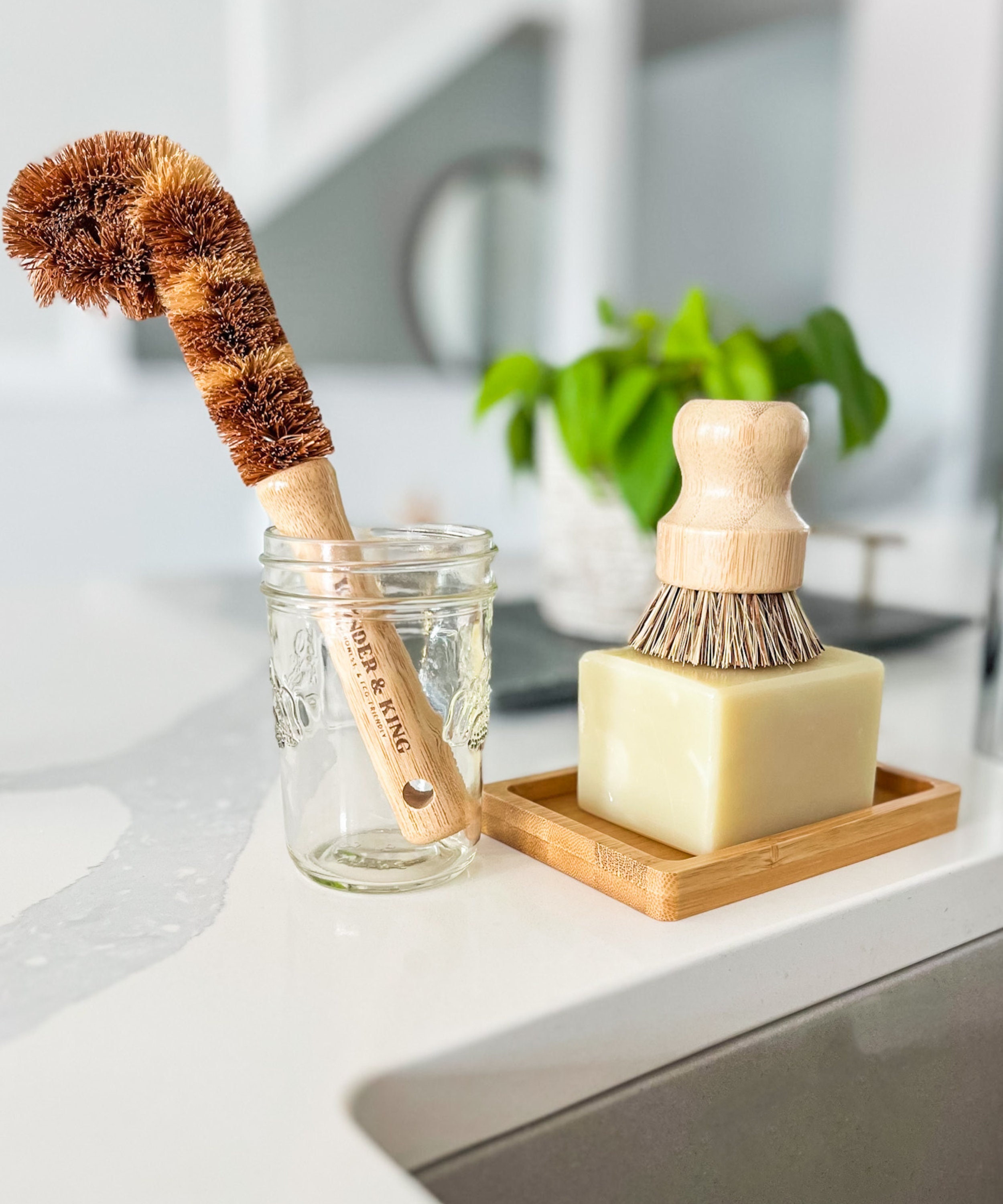 Wooden Happy Face Dishwashing Brush Brush Holder Sustainable FSC Beech &  Sisal 