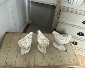 Dollhouse miniature antique looking chicken 1:12