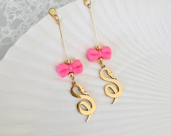 Snake & Bow Dangle Earrings / Stainless Steel Hooks with Glass Beads and Resin Bow / 18k Gold Plated Snake Pendants / Cute Gothic Girl Gift