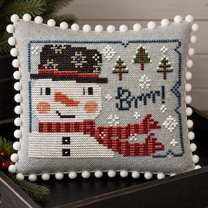 Herr Snögubbe, ansikte i vintagestil, svart hatt och rödrandig halsduk, primitivt folkkonstmönster, korsstygnsmönster PDF av Acadia Stitchery