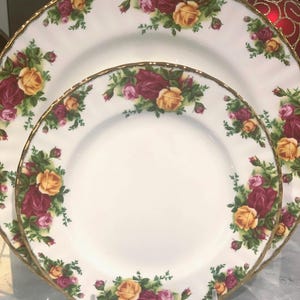 Assiette plate Royal Albert Old Country Roses avec rebord doré | Jamais utilisé | Remplacement